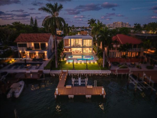 94 S Hibiscus Dr, Miami Beach, FL 33139