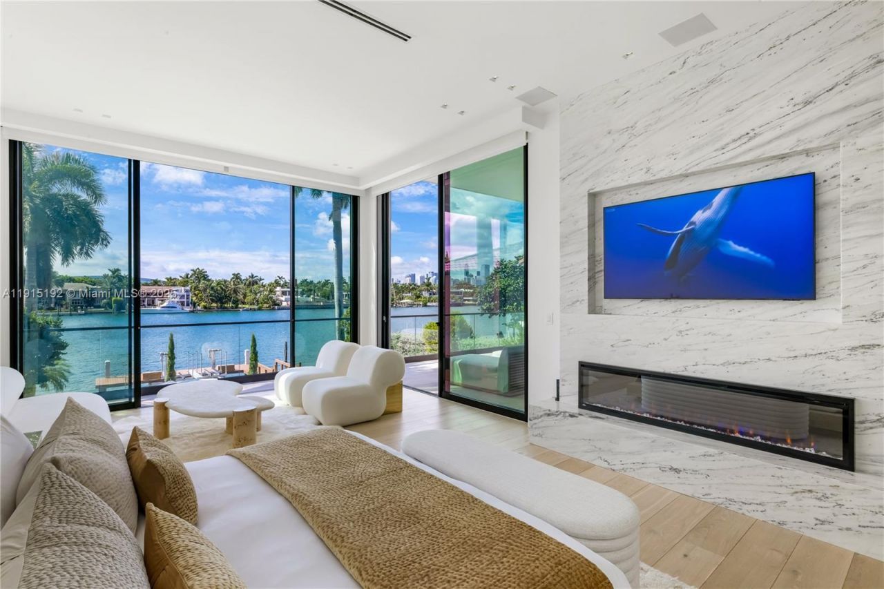 94 S Hibiscus Dr, Miami Beach, FL 33139 Photo