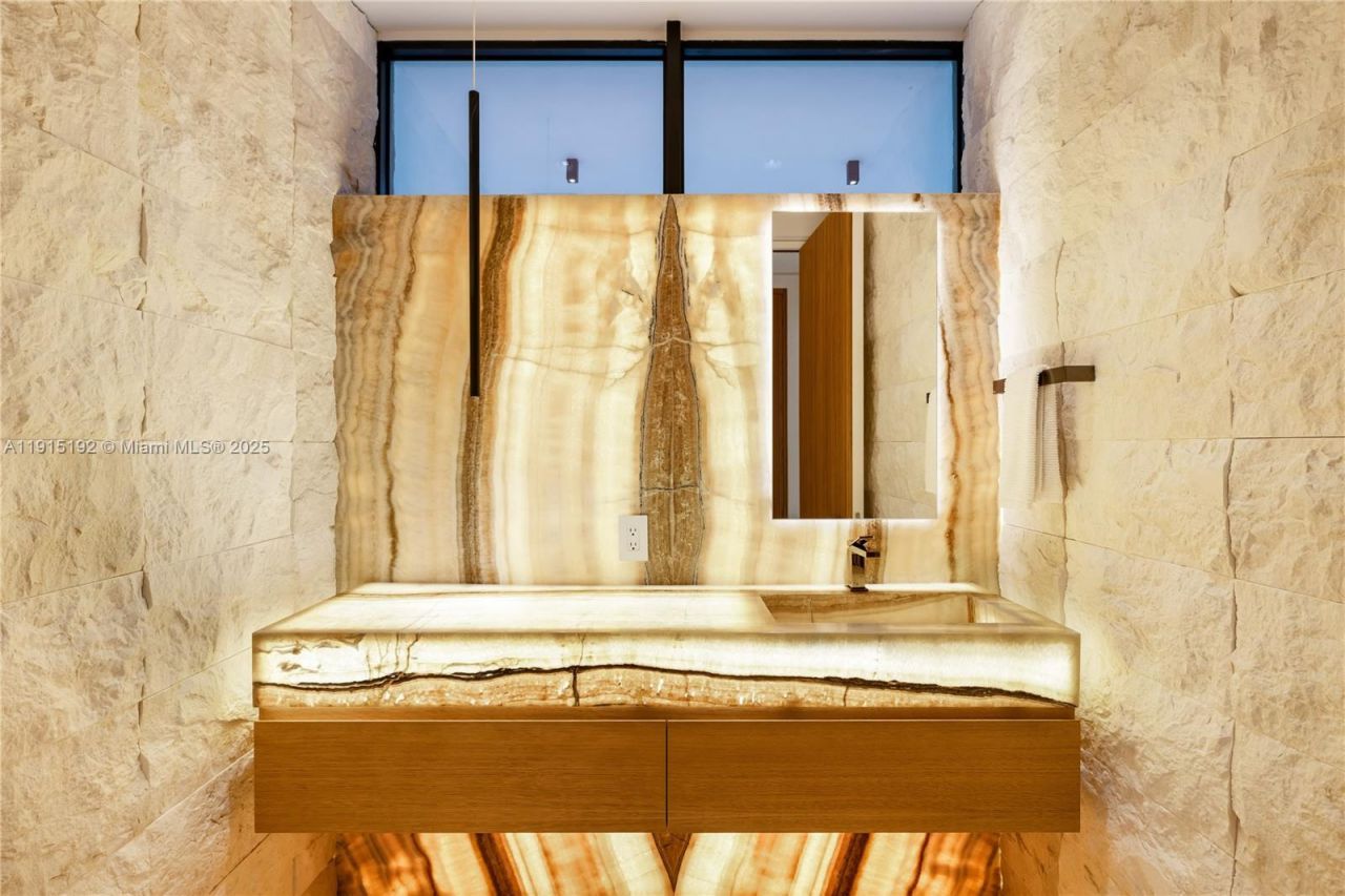 94 S Hibiscus Dr, Miami Beach, FL 33139 Photo