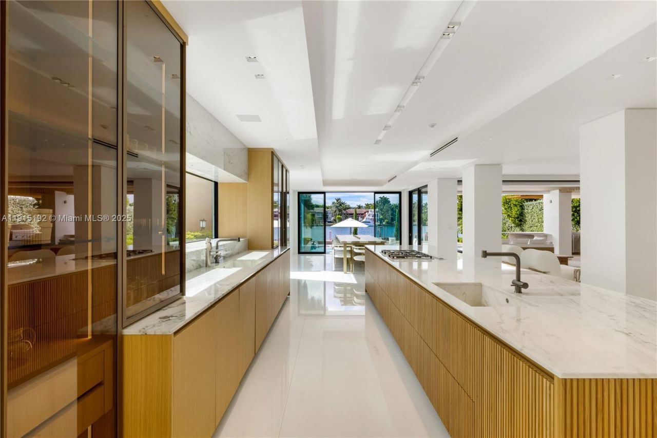 94 S Hibiscus Dr, Miami Beach, FL 33139 Photo