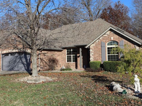5644 S Winsor Drive, Battlefield, MO 65619
