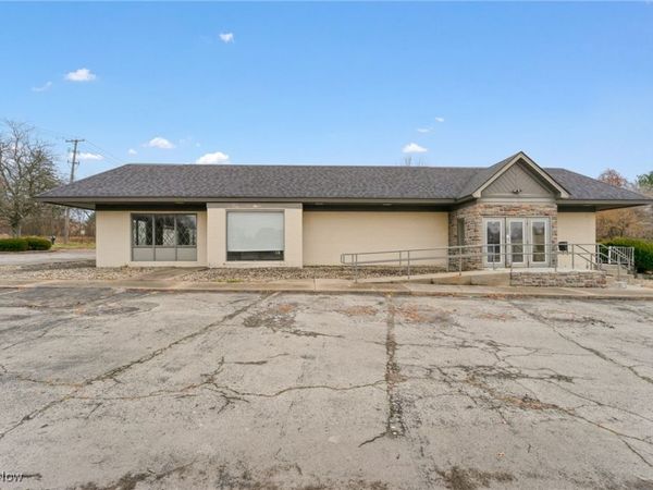 4241 Kirk Road, Youngstown, OH 44511