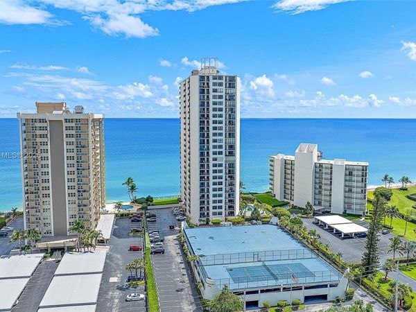 5420 N Ocean Dr, Unit 305, Singer Island, FL 33404