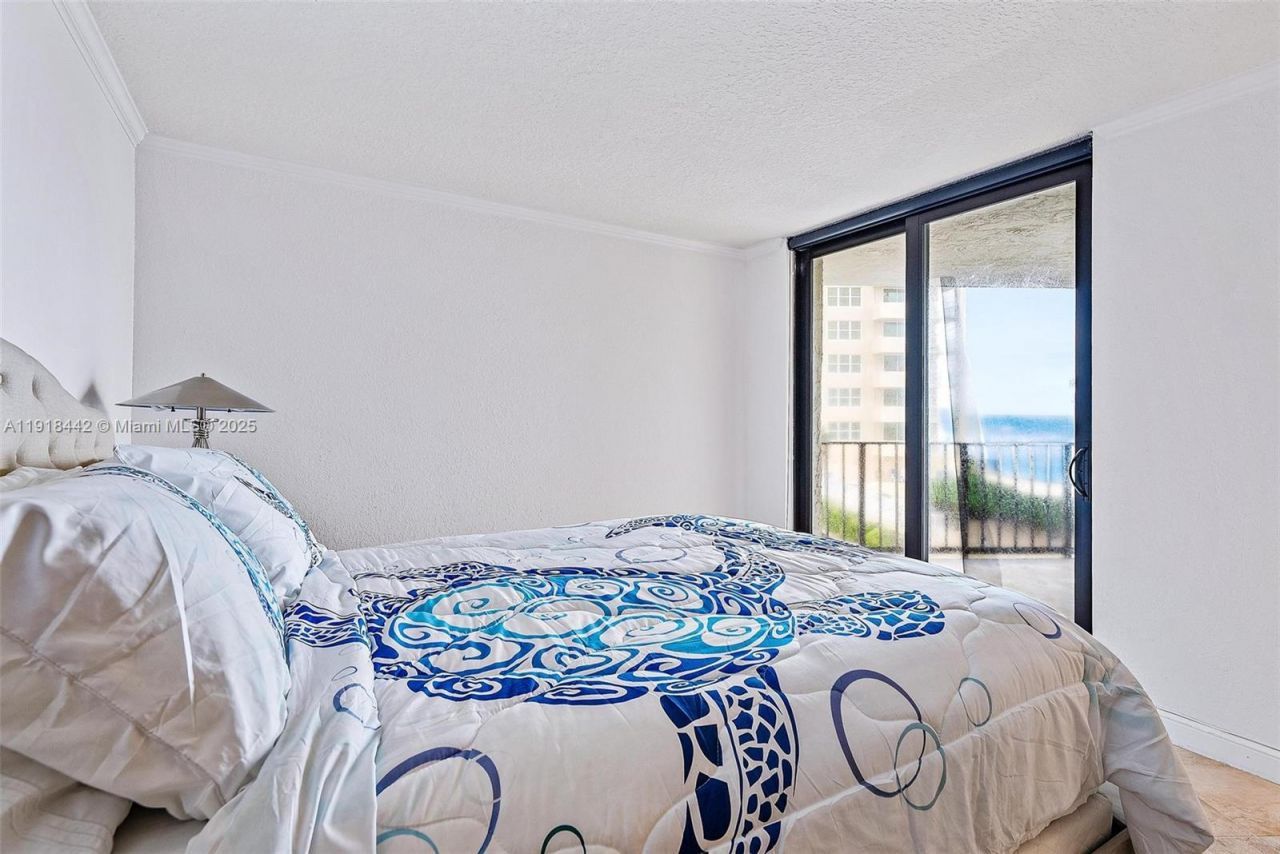 5420 N Ocean Dr, Unit 305, Singer Island, FL 33404 Photo