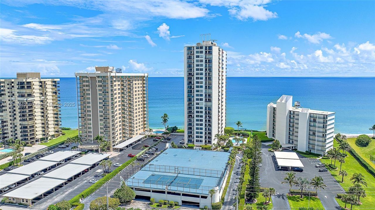 5420 N Ocean Dr, Unit 305, Singer Island, FL 33404 Photo