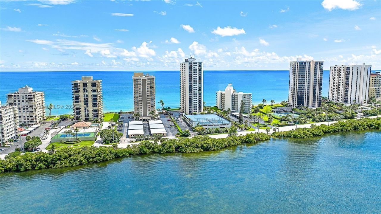 5420 N Ocean Dr, Unit 305, Singer Island, FL 33404 Photo