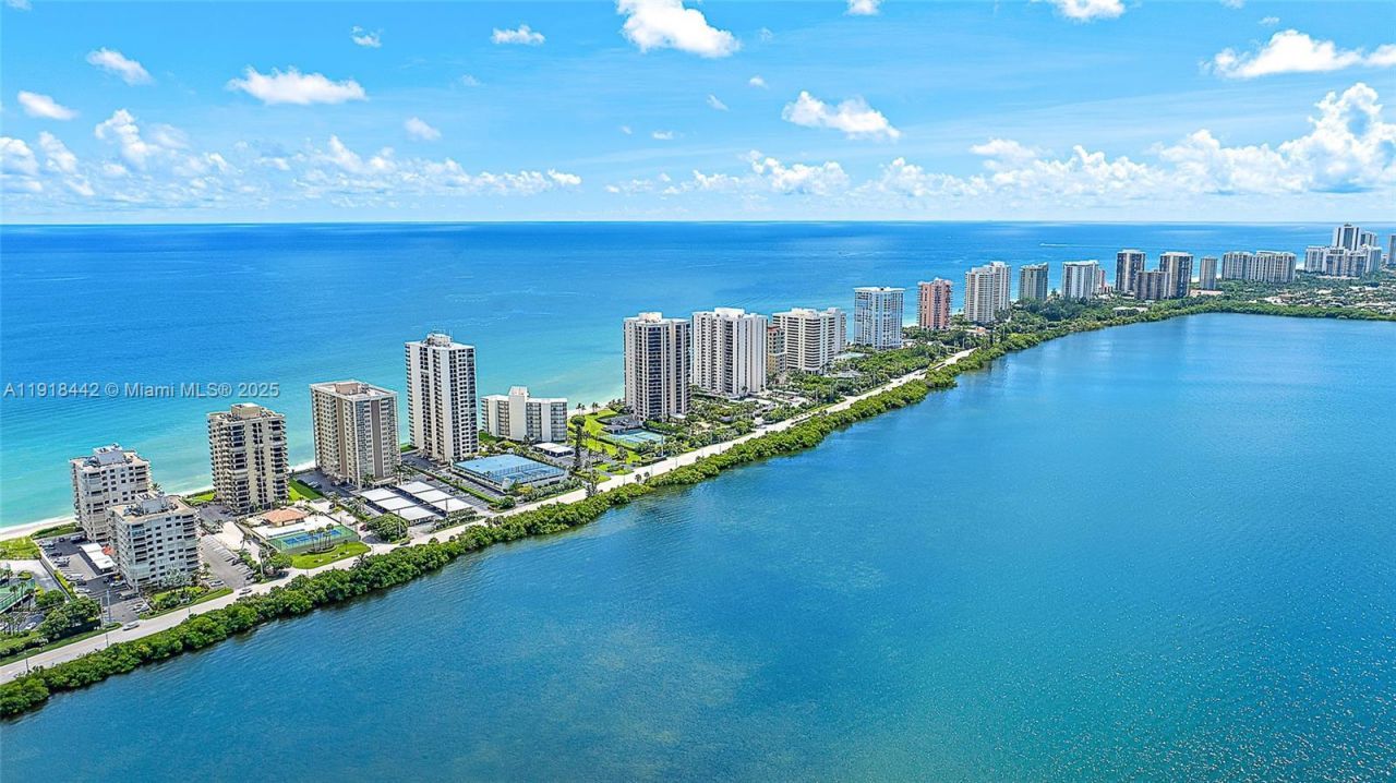 5420 N Ocean Dr, Unit 305, Singer Island, FL 33404 Photo