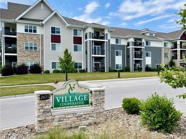 2651 NW Barry Road, Unit 102, Kansas City, MO 64154