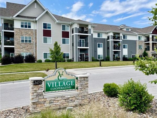 2651 NW Barry Road, Unit 102, Kansas City, MO 64154