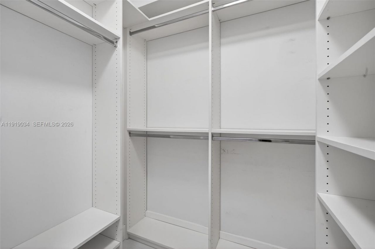 5077 NW 7th St, Unit 610, Miami, FL 33126 Photo