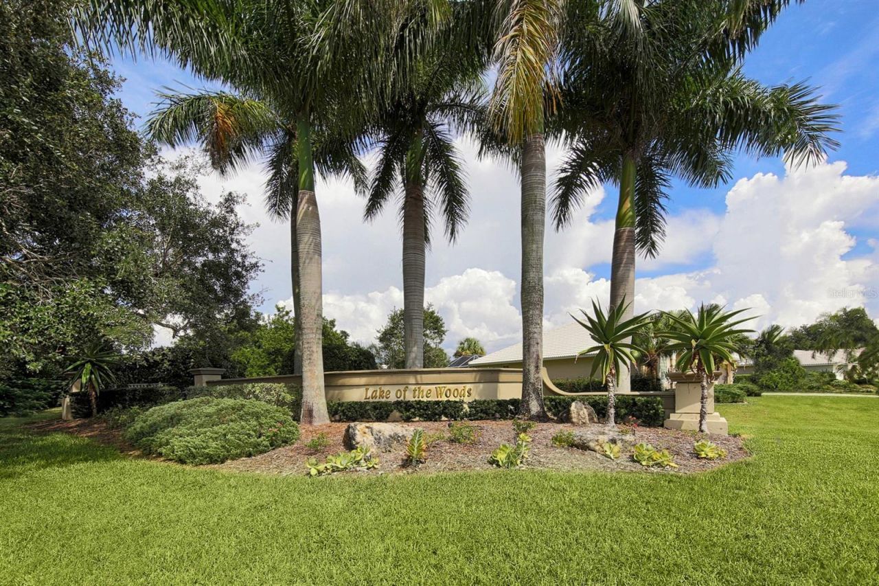 323 Woodvale Drive, Venice, FL 34293 Photo
