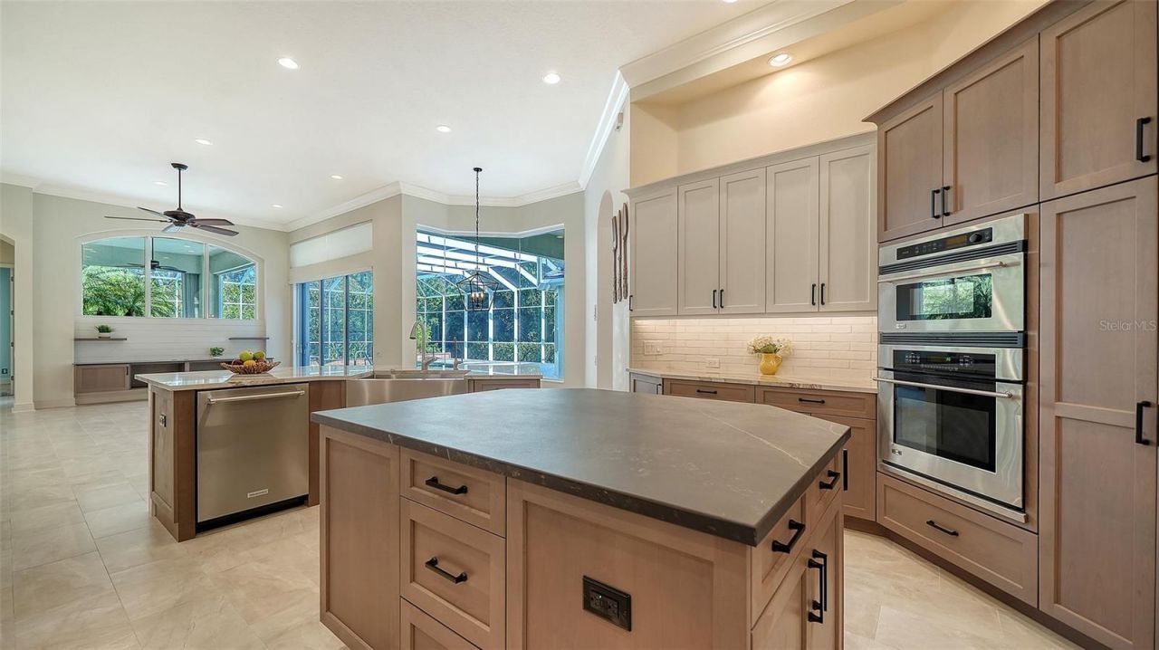 6805 Chancery Place, University Park, FL 34201 Photo