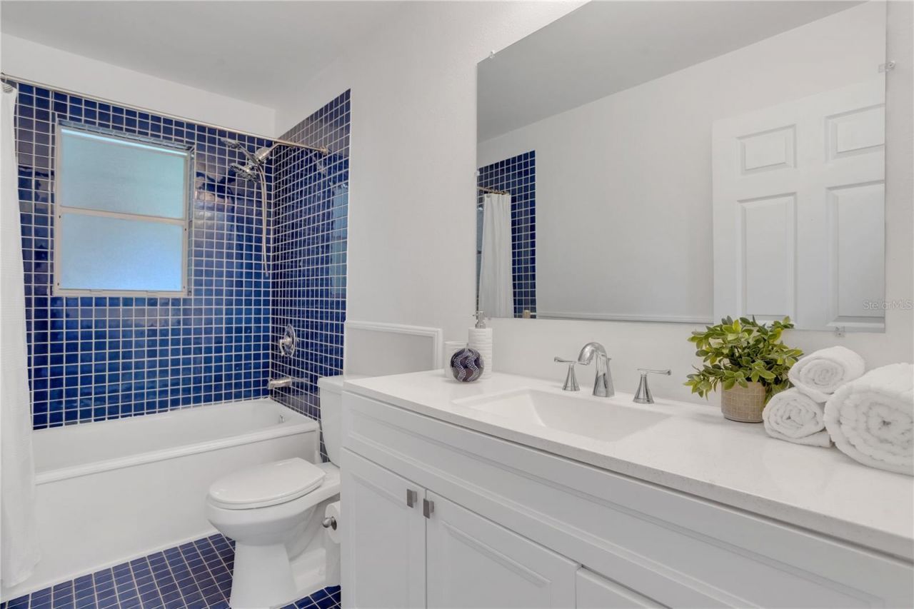 3944 37th Street Court W, Bradenton, FL 34205 Photo