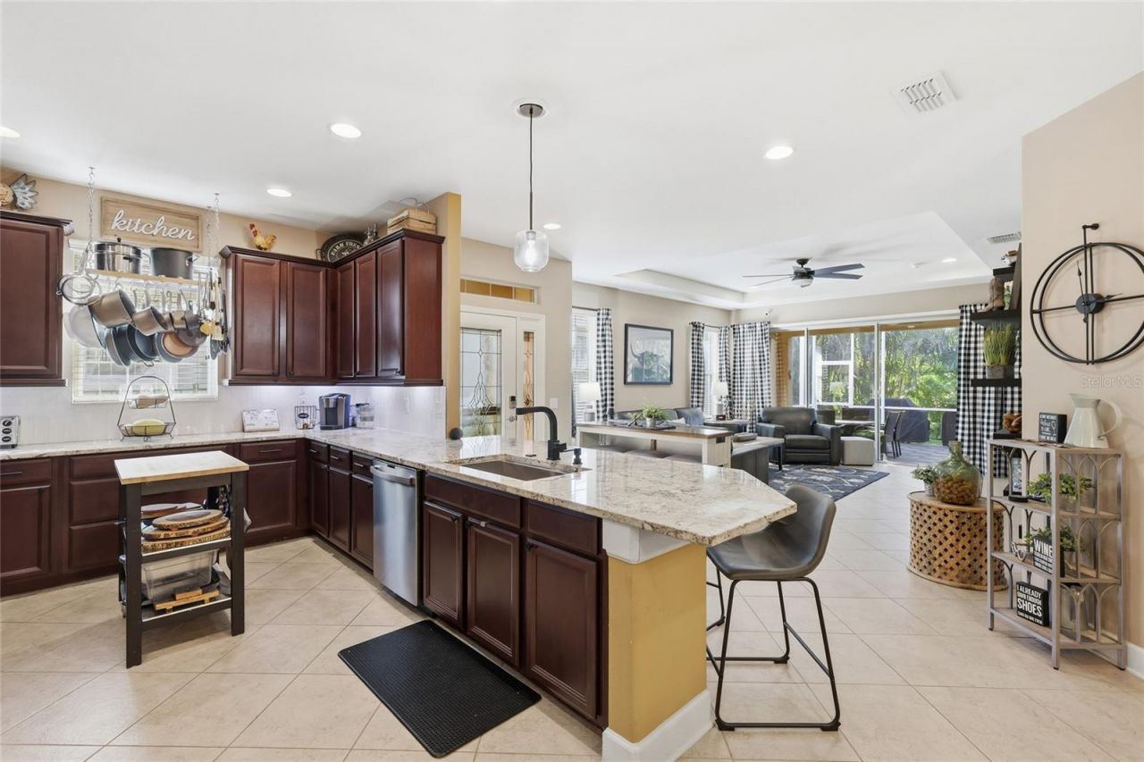 3912 Bridlecrest Lane, Bradenton, FL 34209 Photo