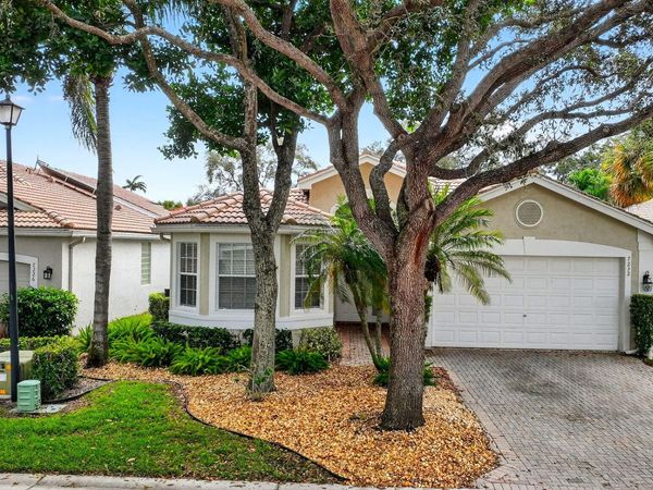 7232 Morocca Lake Drive, Delray Beach, FL 33446