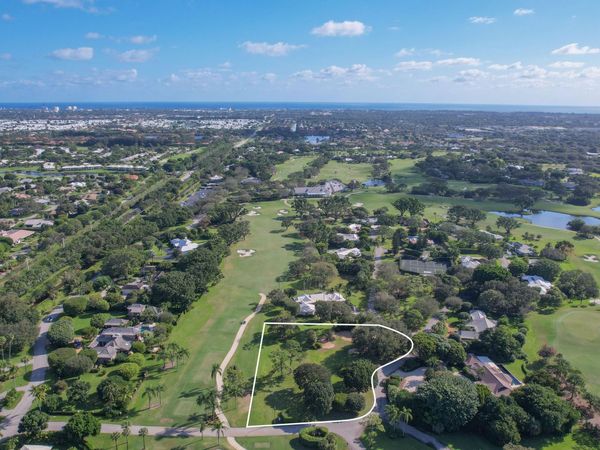 20 Par Club Circle, Village of Golf, FL 33436