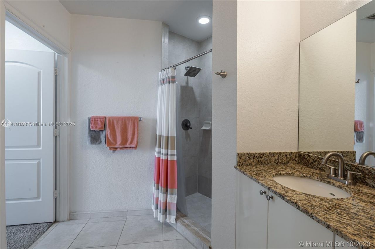 1830 Radius Dr, Unit 1202, Hollywood, FL 33020 Photo