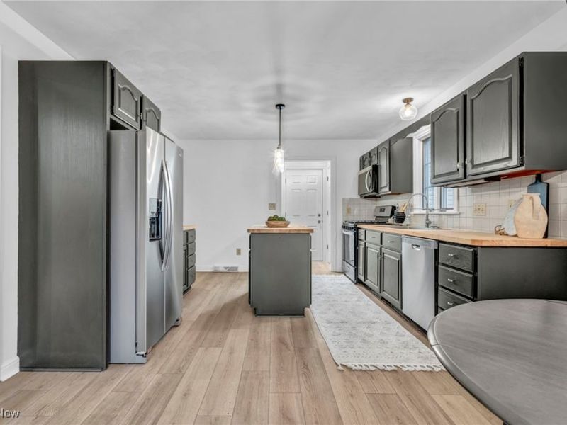 9825 Struthers Road, New Middletown, OH 44442 Photo 13