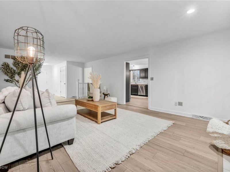 9825 Struthers Road, New Middletown, OH 44442 Photo 2