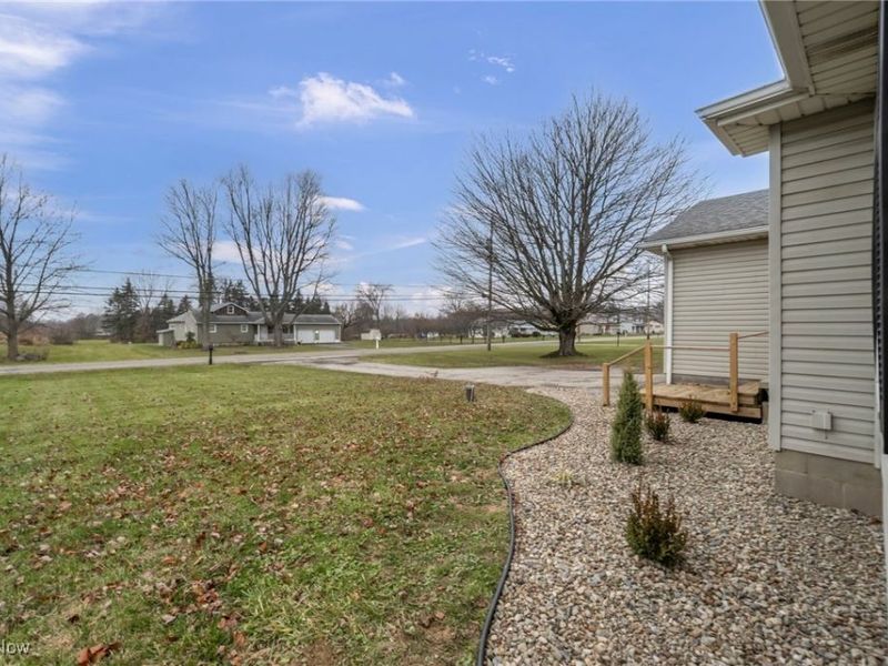 9825 Struthers Road, New Middletown, OH 44442 Photo 32