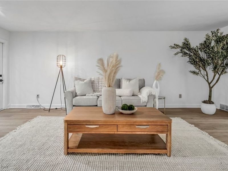 9825 Struthers Road, New Middletown, OH 44442 Photo 4