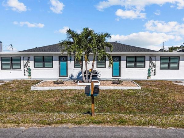 11 1ST STREET E, NOKOMIS, FL 34275