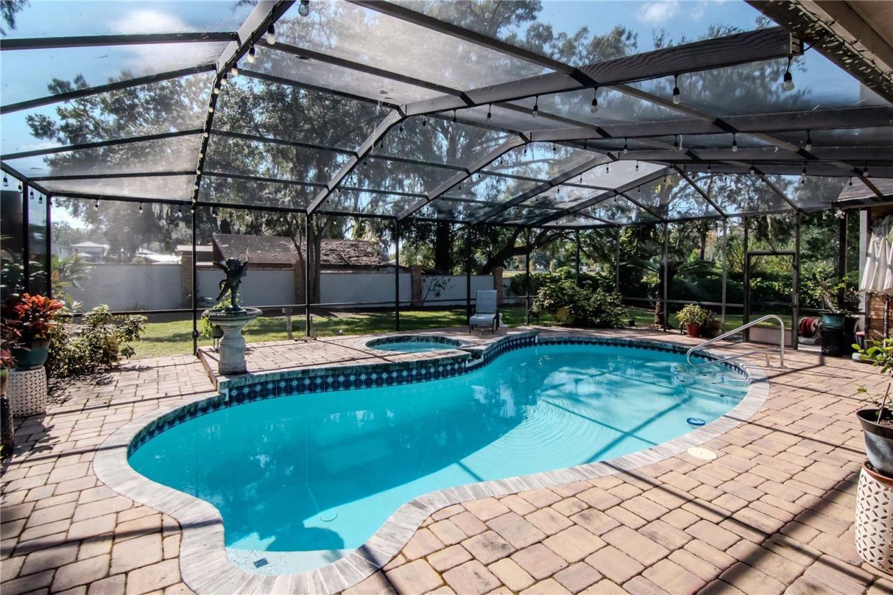 4511 Country Gate Court, Valrico, FL 33594 Photo