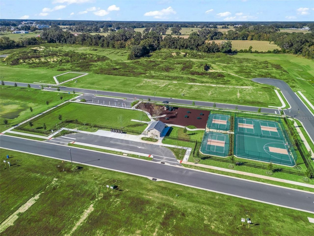 Ne 125th Loop, Phase 4, Oxford, FL 34484 Photo