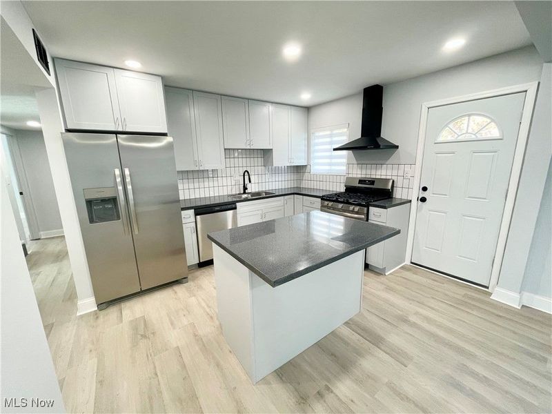 591 Hemlock Drive, Euclid, OH 44132 Photo 10