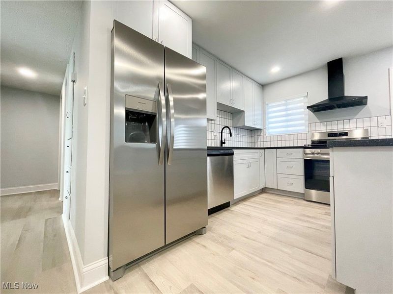 591 Hemlock Drive, Euclid, OH 44132 Photo 11