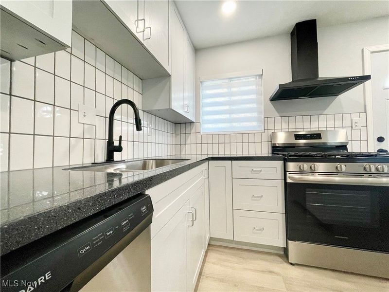 591 Hemlock Drive, Euclid, OH 44132 Photo 12