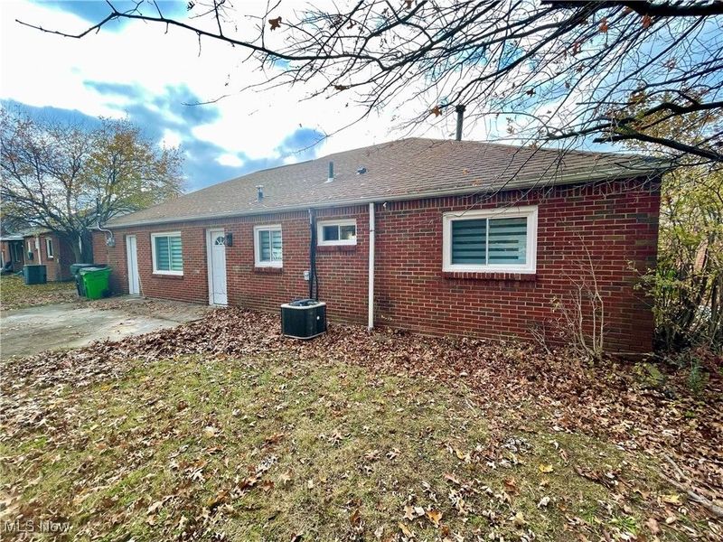 591 Hemlock Drive, Euclid, OH 44132 Photo 4