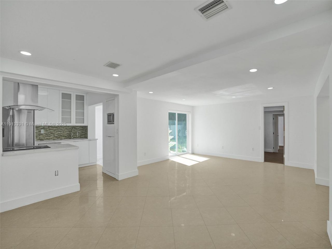 1102 NE 117th St, Biscayne Park, FL 33161 Photo