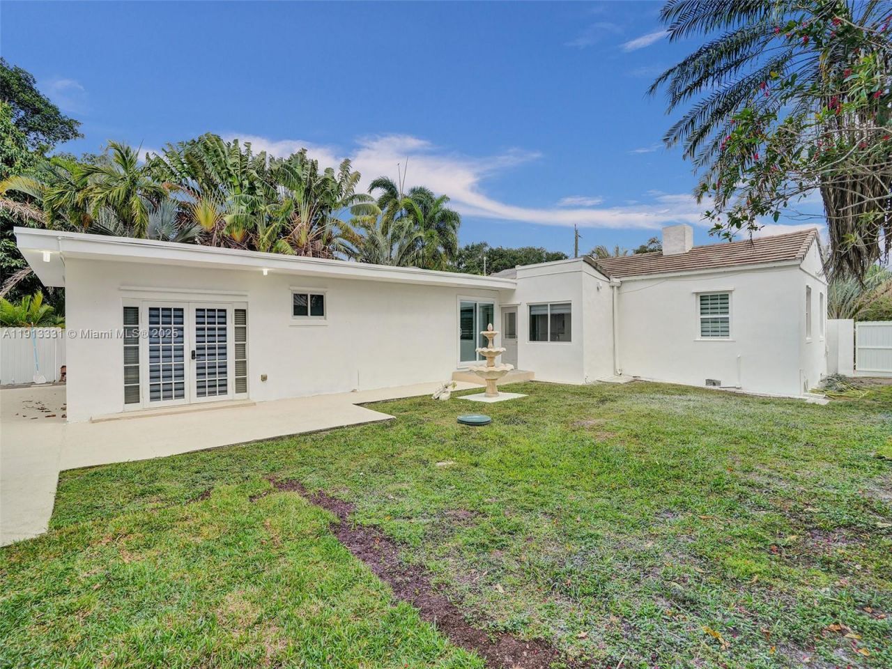 1102 NE 117th St, Biscayne Park, FL 33161 Photo