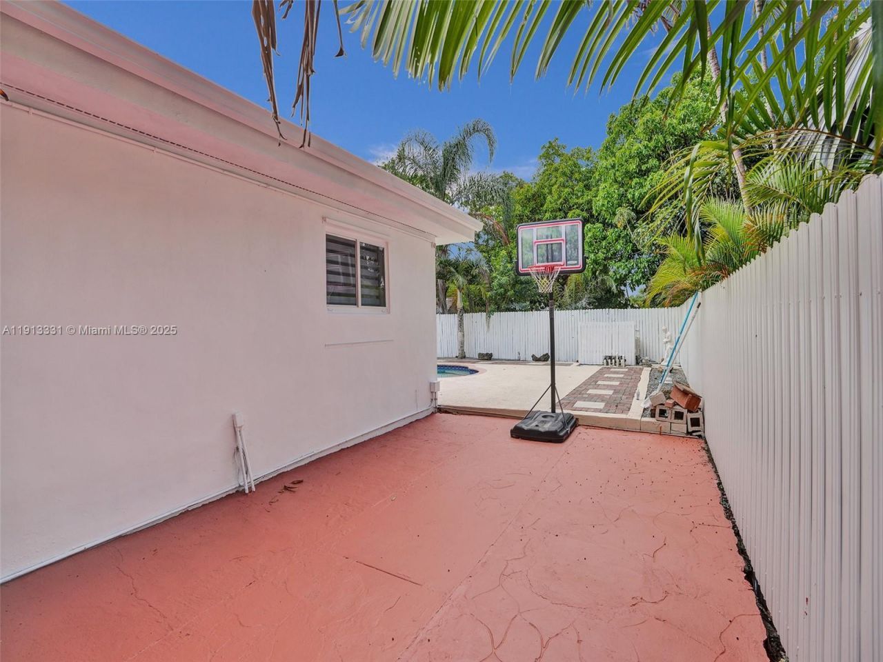 1102 NE 117th St, Biscayne Park, FL 33161 Photo