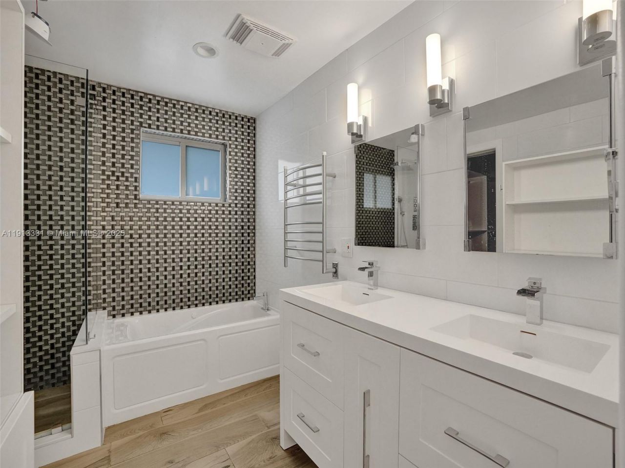 1102 NE 117th St, Biscayne Park, FL 33161 Photo