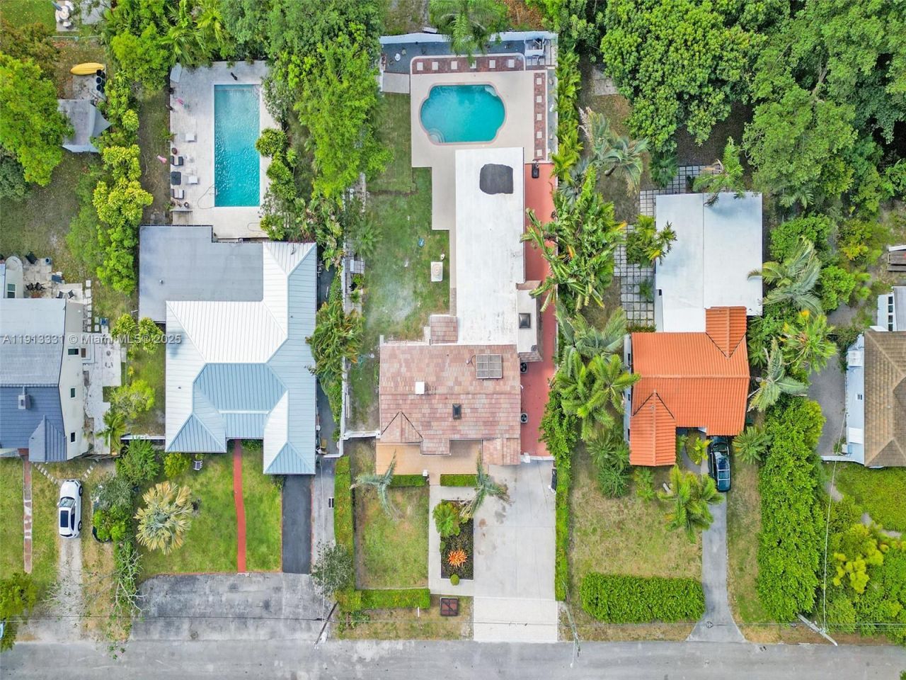 1102 NE 117th St, Biscayne Park, FL 33161 Photo