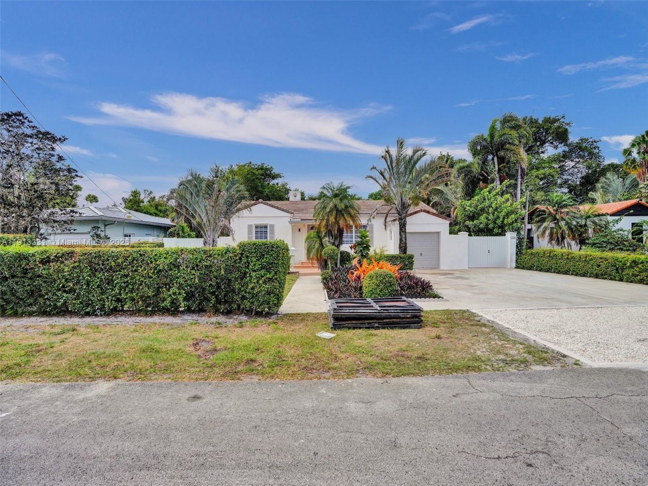 1102 NE 117th St, Biscayne Park, FL 33161 Photo