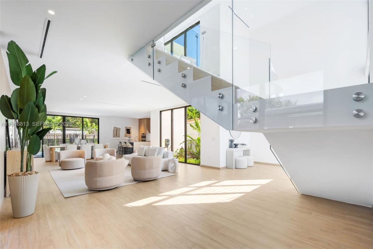 2175 SW 25th St, Miami, FL 33133 Photo