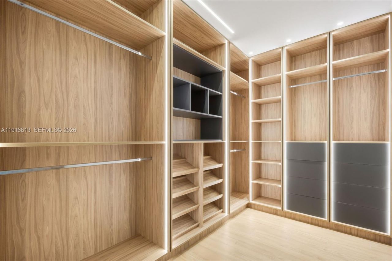 2175 SW 25th St, Miami, FL 33133 Photo