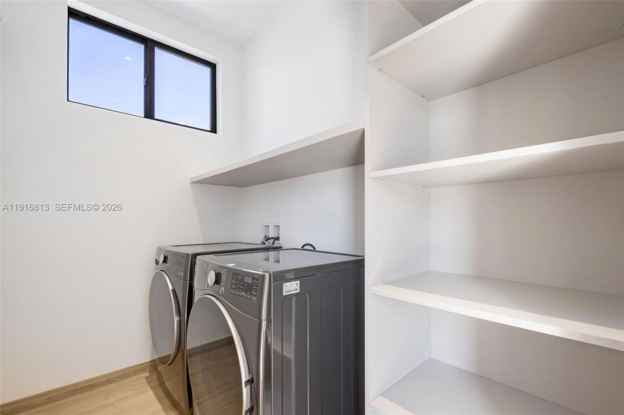 2175 SW 25th St, Miami, FL 33133 Photo