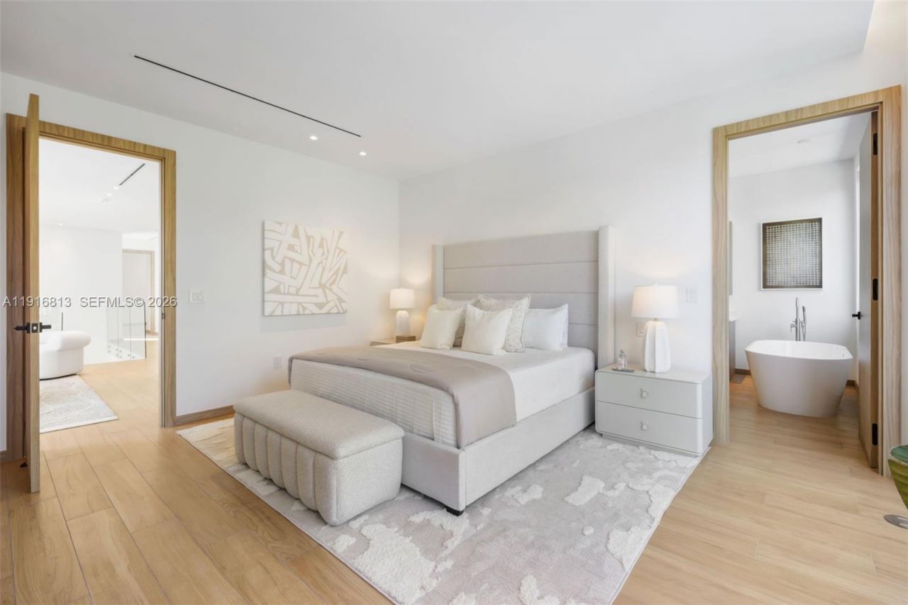 2175 SW 25th St, Miami, FL 33133 Photo