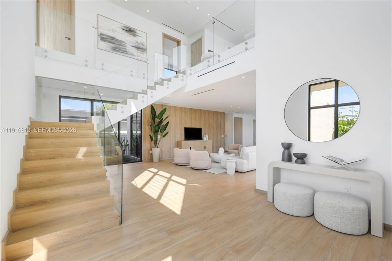 2175 SW 25th St, Miami, FL 33133 Photo