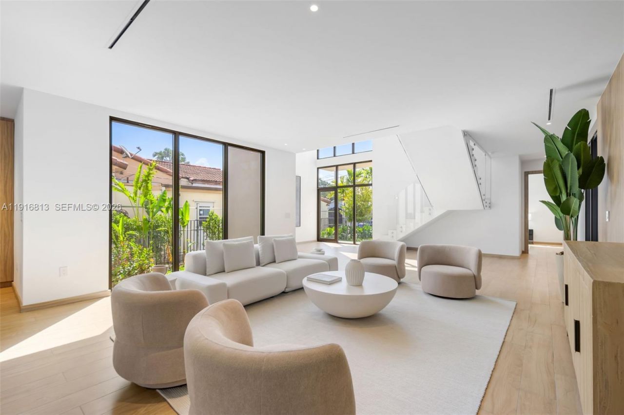 2175 SW 25th St, Miami, FL 33133 Photo