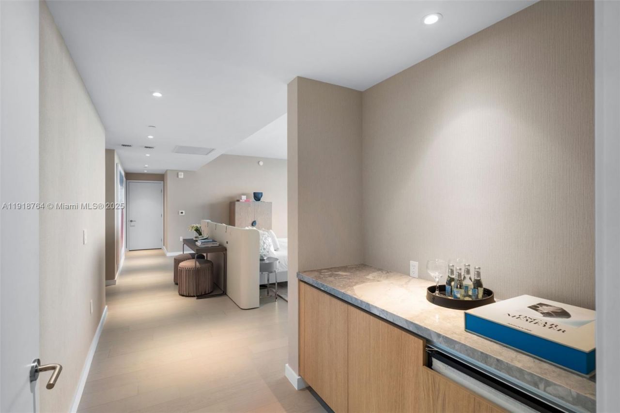 500 Alton, Unit 3402.03, Miami Beach, FL 33139 Photo