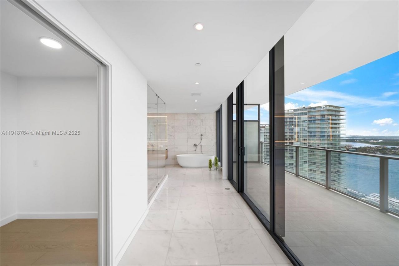 500 Alton, Unit 3402.03, Miami Beach, FL 33139 Photo