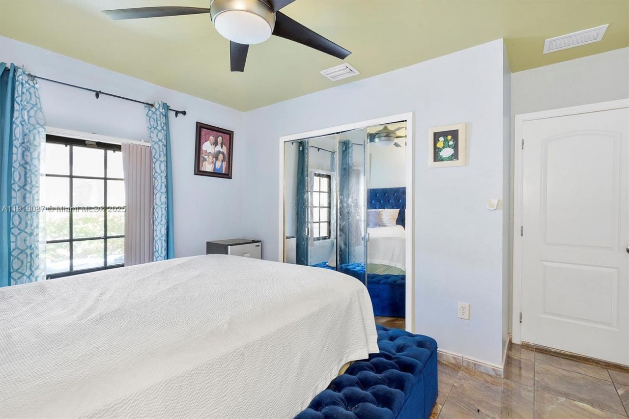 348 NE 118th St, Miami, FL 33161 Photo