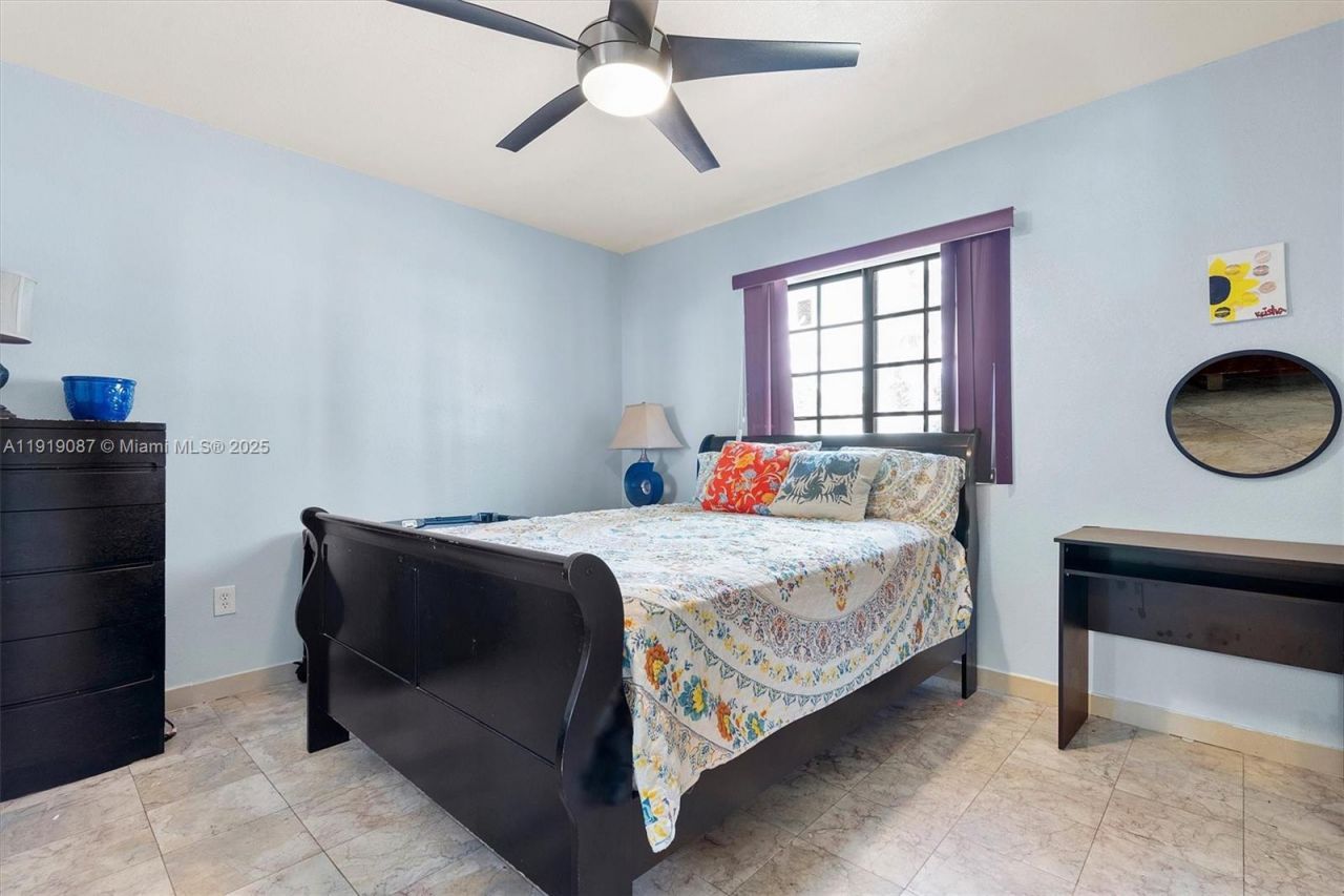 348 NE 118th St, Miami, FL 33161 Photo