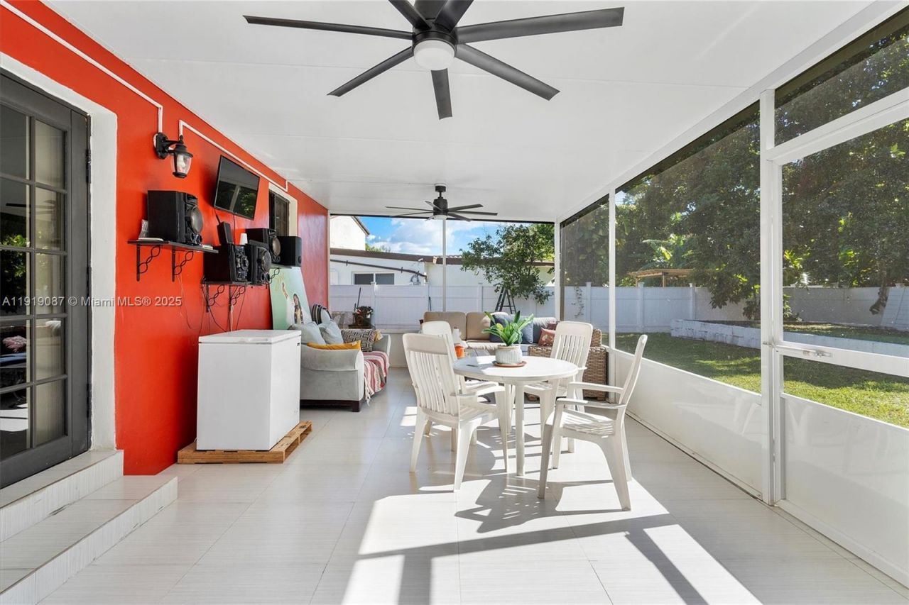 348 NE 118th St, Miami, FL 33161 Photo