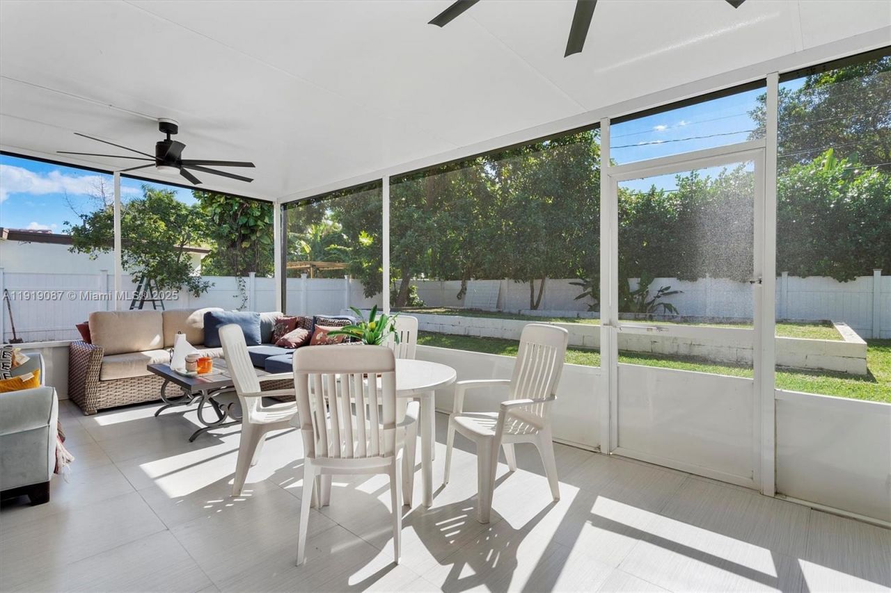 348 NE 118th St, Miami, FL 33161 Photo